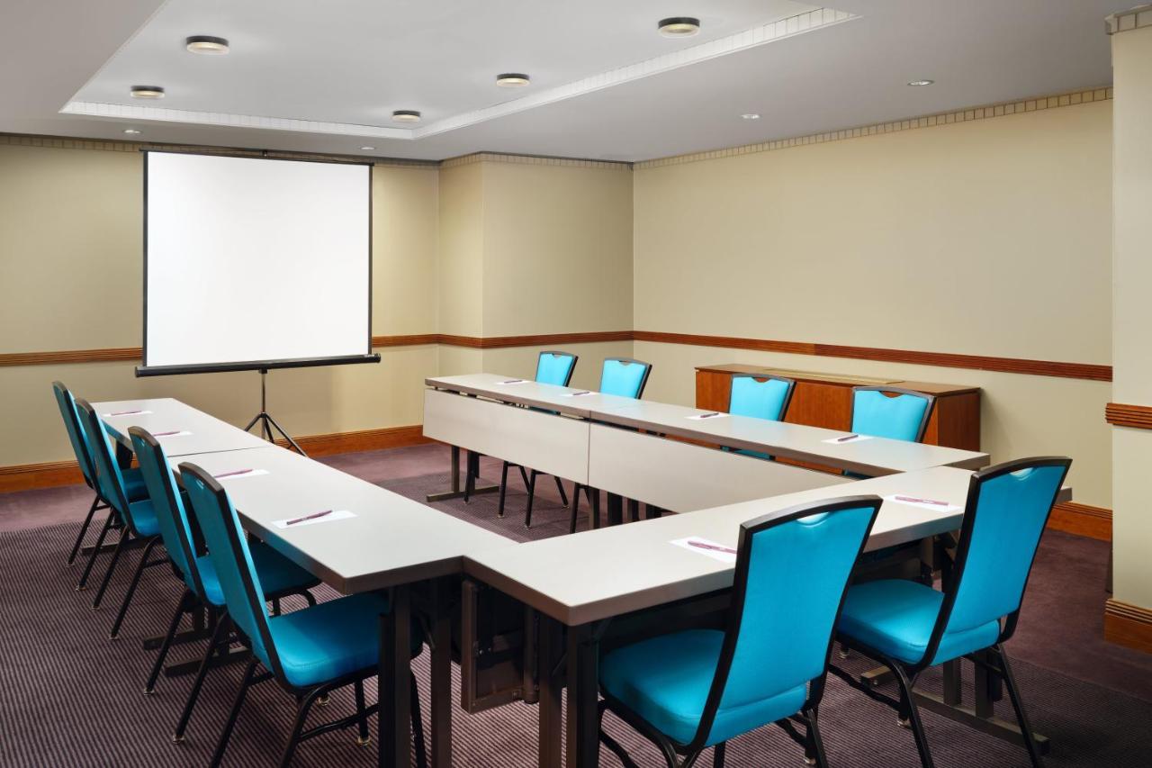 By Marriott Center Hotel Filadelfia